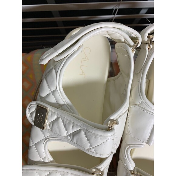 Calia by Carrie Underwood 9 Puffer Quilt Hook & Loop Adjustable Sandals White - Picture 3 of 11